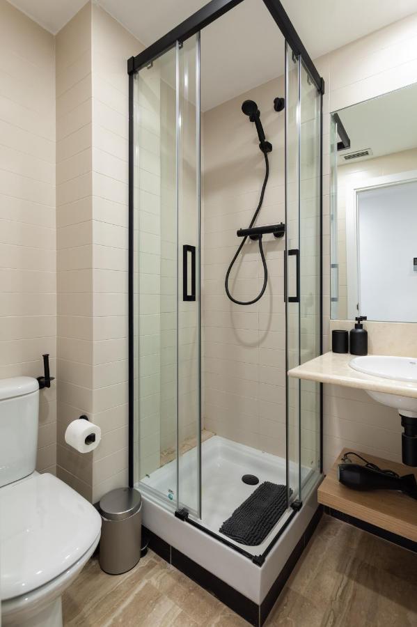 Cozy Apartment Les Corts Barcelona Eksteriør billede