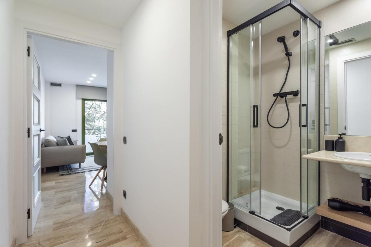 Cozy Apartment Les Corts Barcelona Eksteriør billede